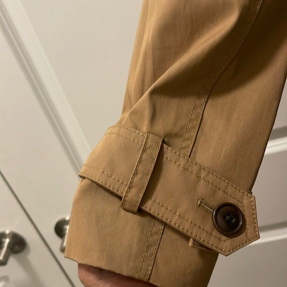 Banana Republic Size Medium Trench Coat - Picture 4 of 9